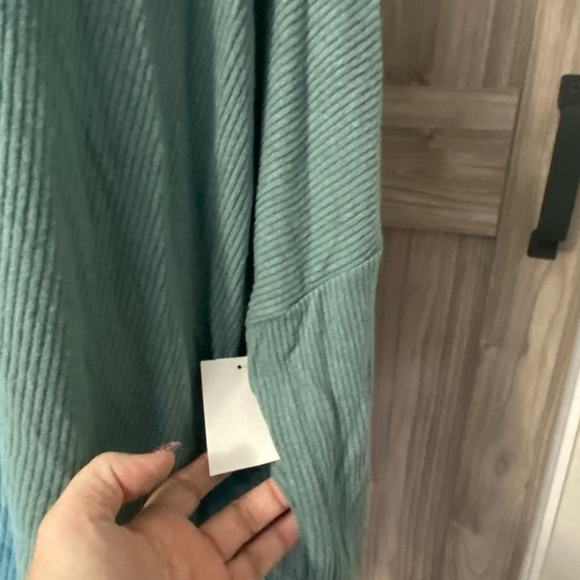 NWT status by Chenault Ribbed Cowlneck tunic medium - Picture 3 of 4